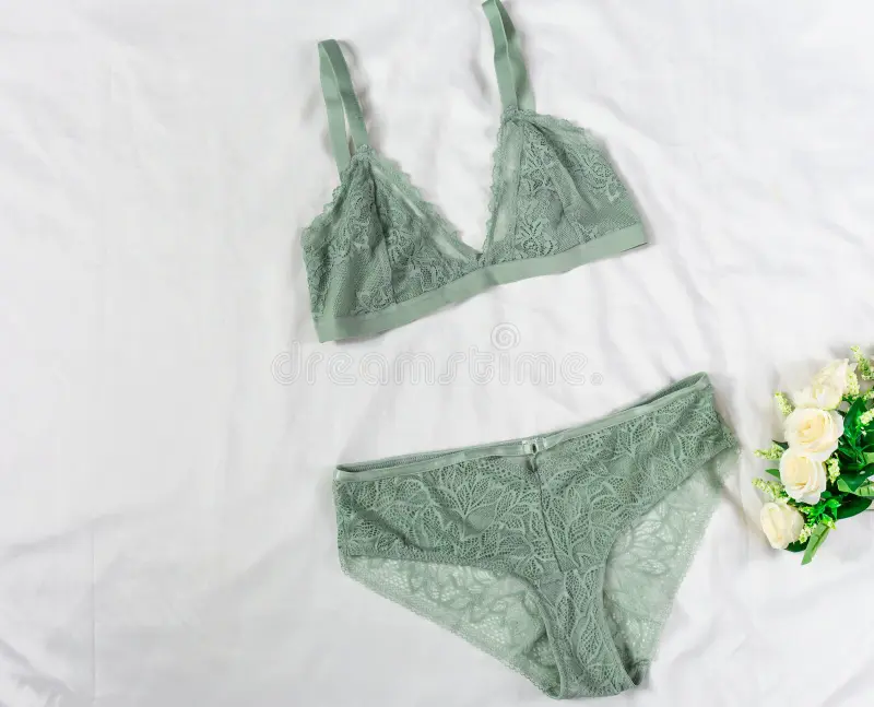 Mặc sai đồ lót trong ngày tết có ảnh hưởng vận may 6 màu sắc đồ lót thu hút tài lộc tình yêu năm 2025