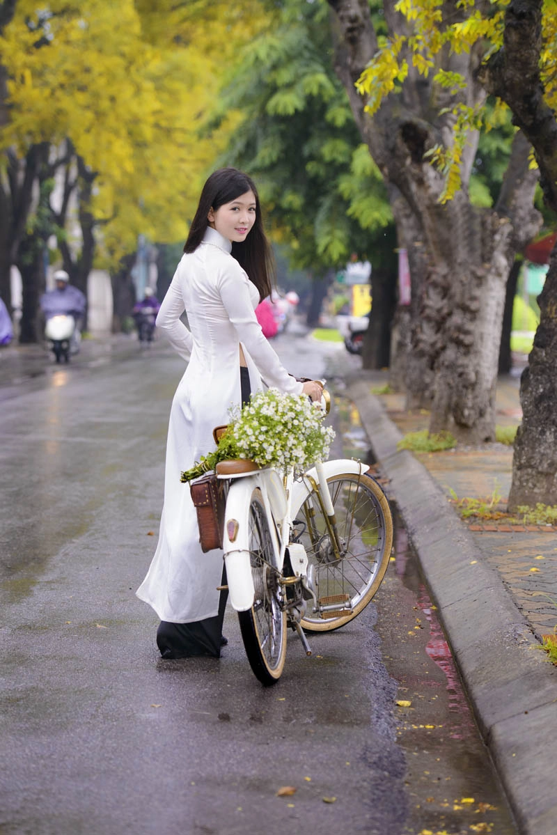 Người đàn ông giữ hồn cho áo dài việt không cưỡng lại được nên phải chụp thôi