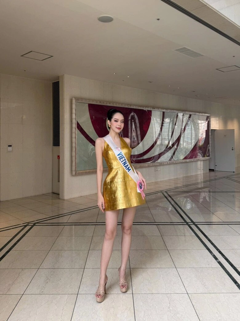 Ntk lê thanh hoà stylist phong trương chia sẻ về chiếc đầm dạ hội giúp thanh thuỷ làm nên lịch sử nhan sắc việt