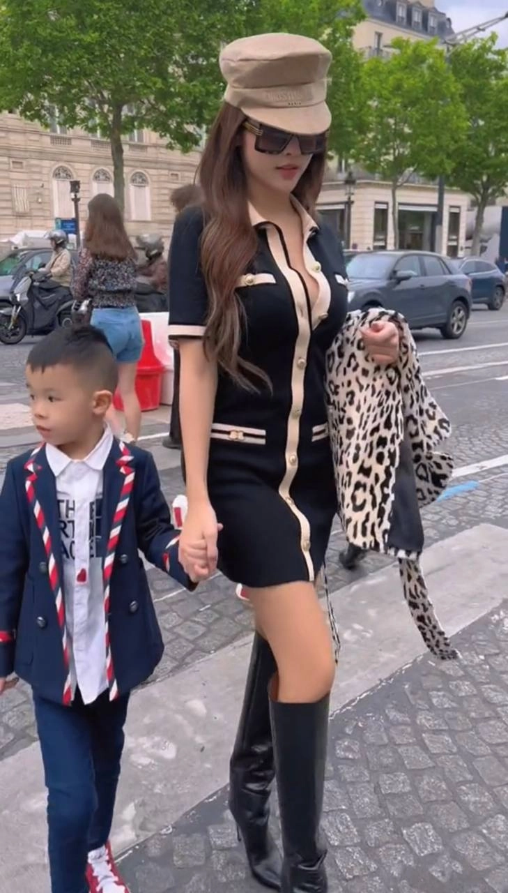 Phú bà huyền baby gợi ý kiểu boots kéo chân vào mùa thu đông chị em 35 nên bỏ túi công thức diện đồ