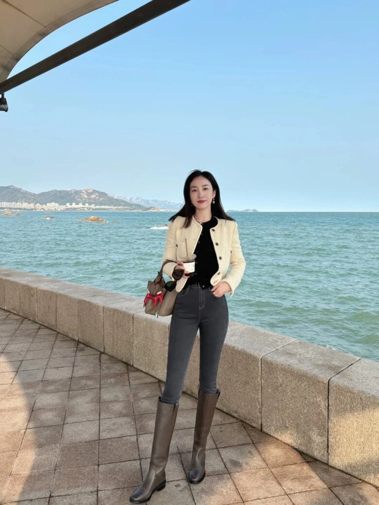 Phú bà huyền baby gợi ý kiểu boots kéo chân vào mùa thu đông chị em 35 nên bỏ túi công thức diện đồ