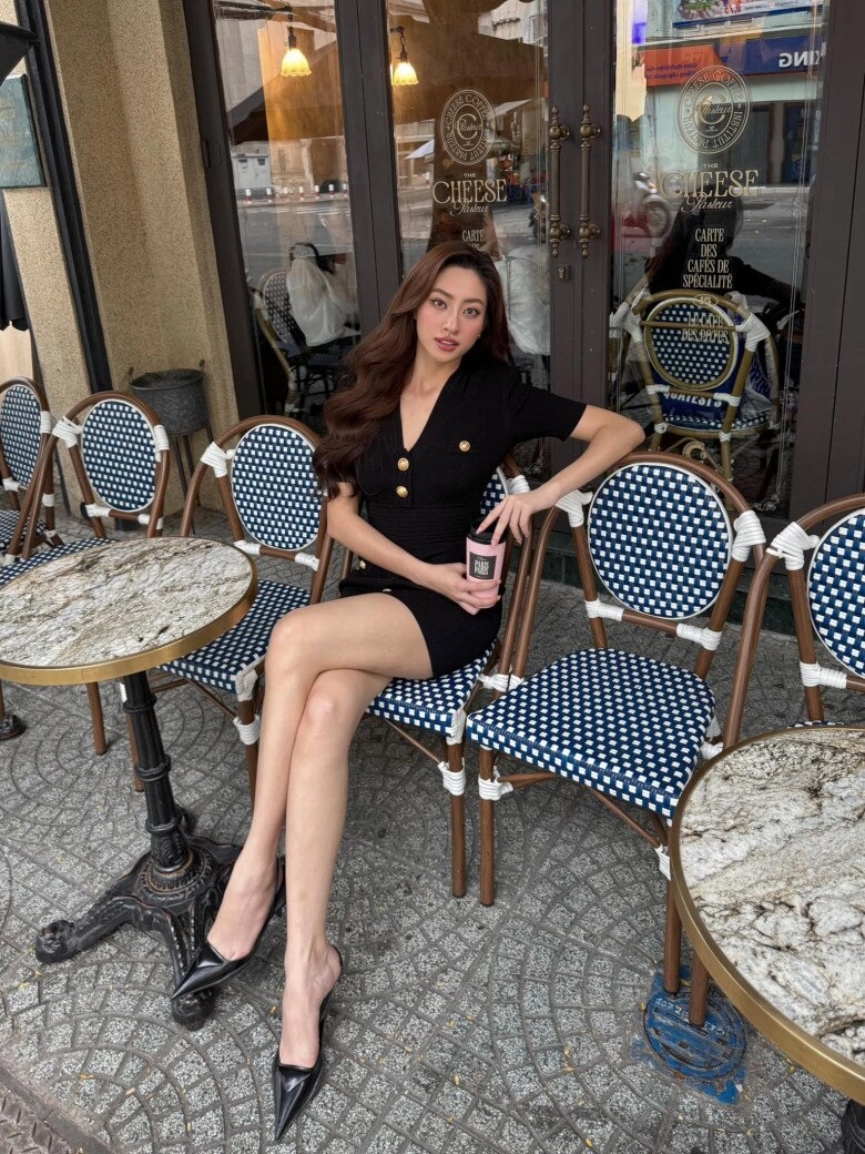 Phương nhi - lương thùy linh có style đối lập người mặc hở phải xin lỗi mẹ người style ngọt ngào chuẩn dâu hào môn