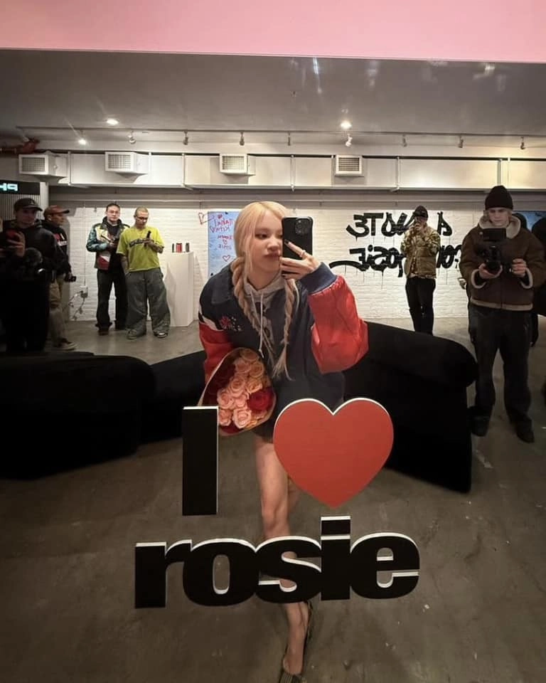 Rosé blackpink khuynh đảo new york từ style girl phố tới nữ sinh thanh lịch