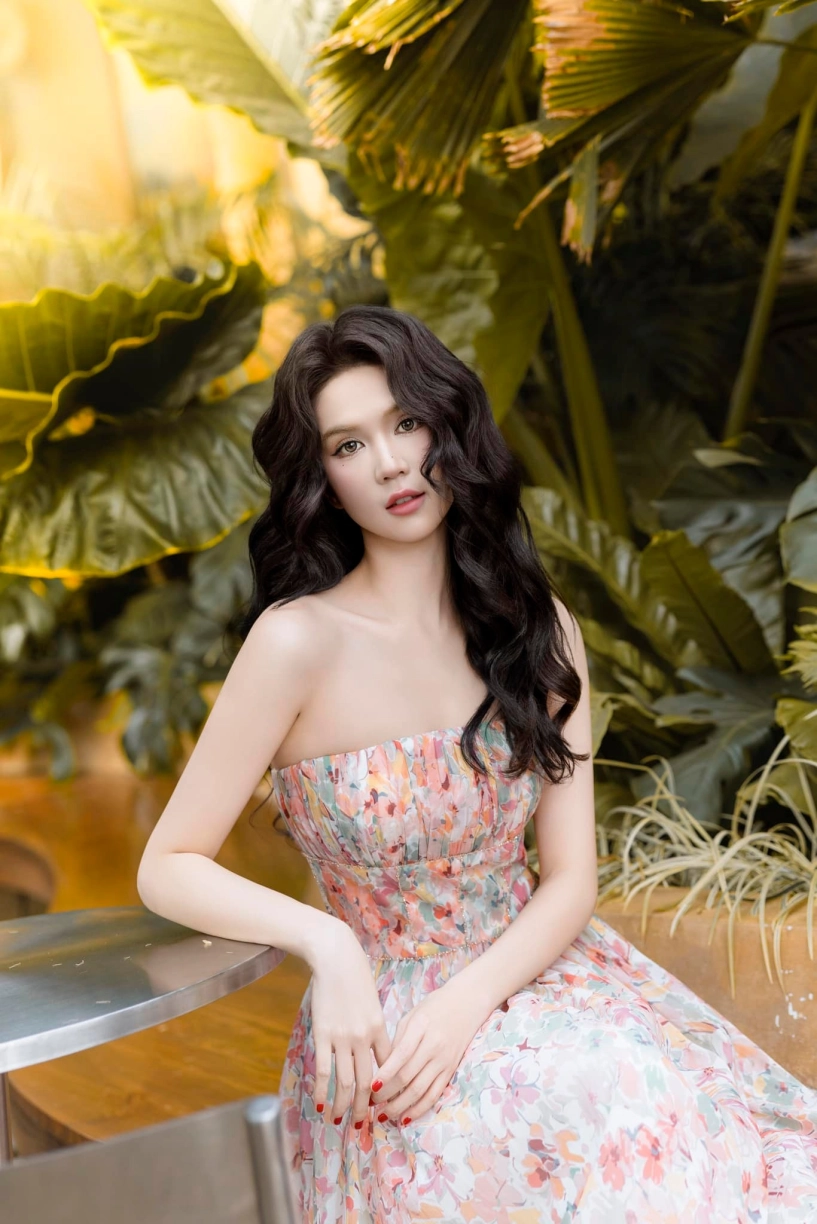 Thanh thủy bị đặt lên bàn cân với ngọc trinh khi diện chung mẫu đầm