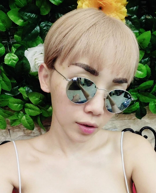 Tóc tiên một khi đã chọn kính thì không thể tầm thường được