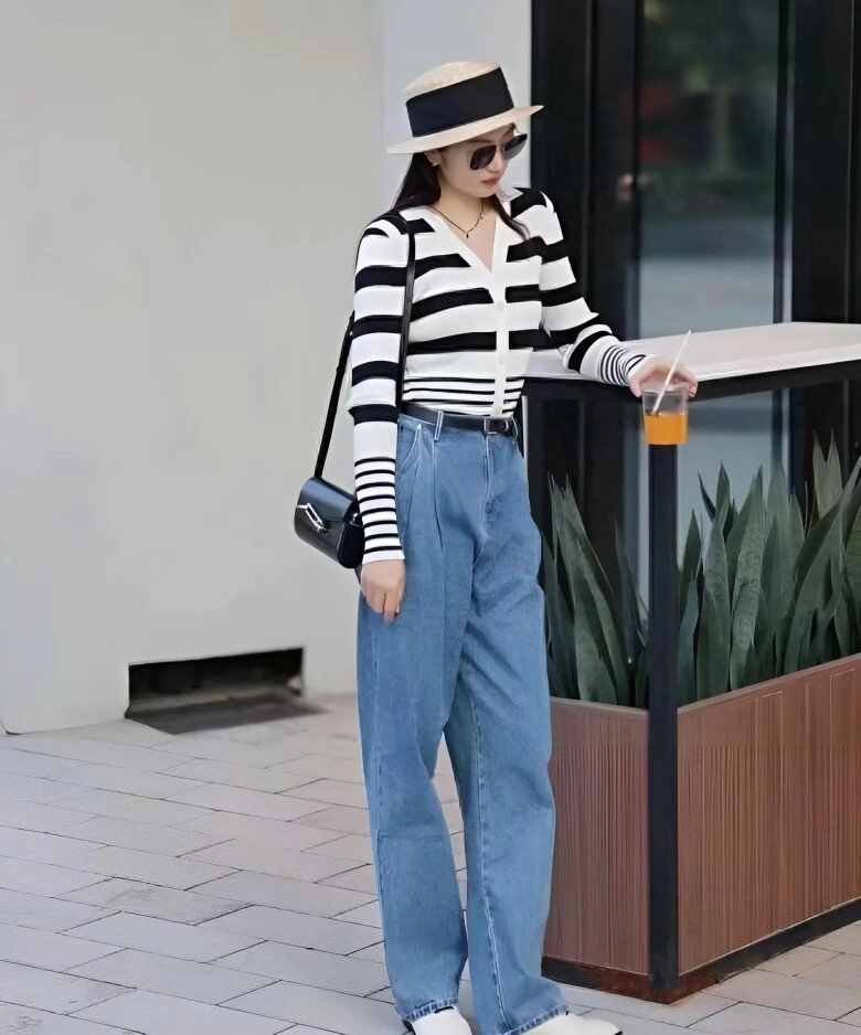 Vào mùa đông chiếc quần này có thể phối với mọi loại áo khoác chị em mũm mĩm không sợ lộ bụng to