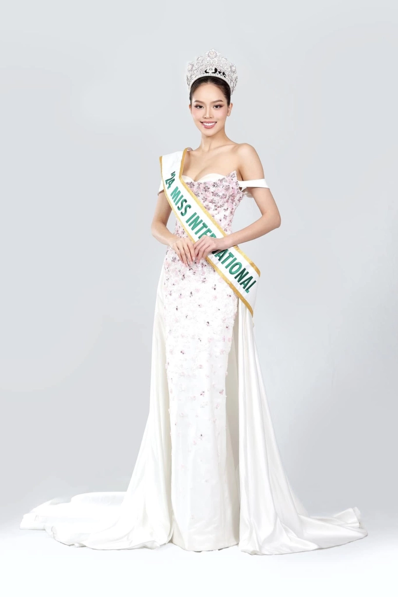 Váy dạ hội thi chung kết của thanh thủy kỳ duyên và khánh linh có điểm chung