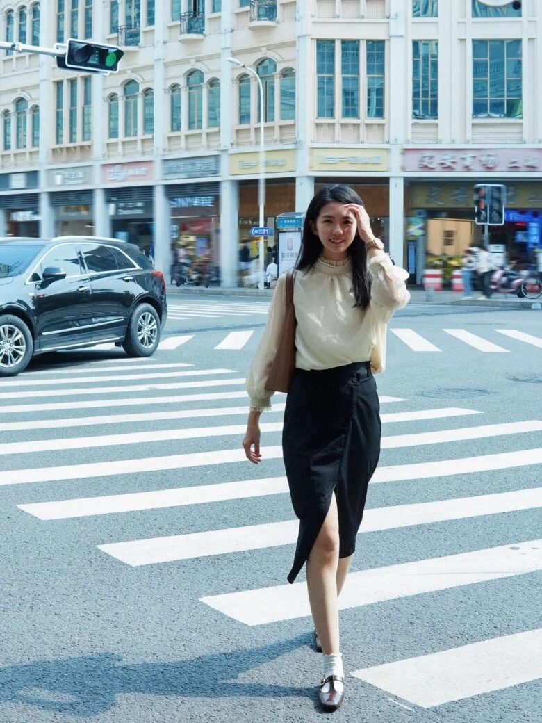 Xu hướng giày t-strap khiến mọi tín đồ thời trang mê mẩn sẵn sàng tạm biệt giày cao gót cổ điển