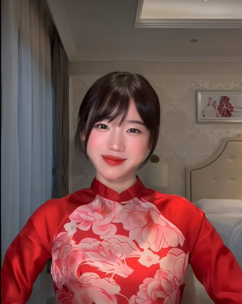 Xuất hiện hot girl áo dài ngỡ gái hàn lướt vài giây cũng hút triệu views vì quá xinh đẹp