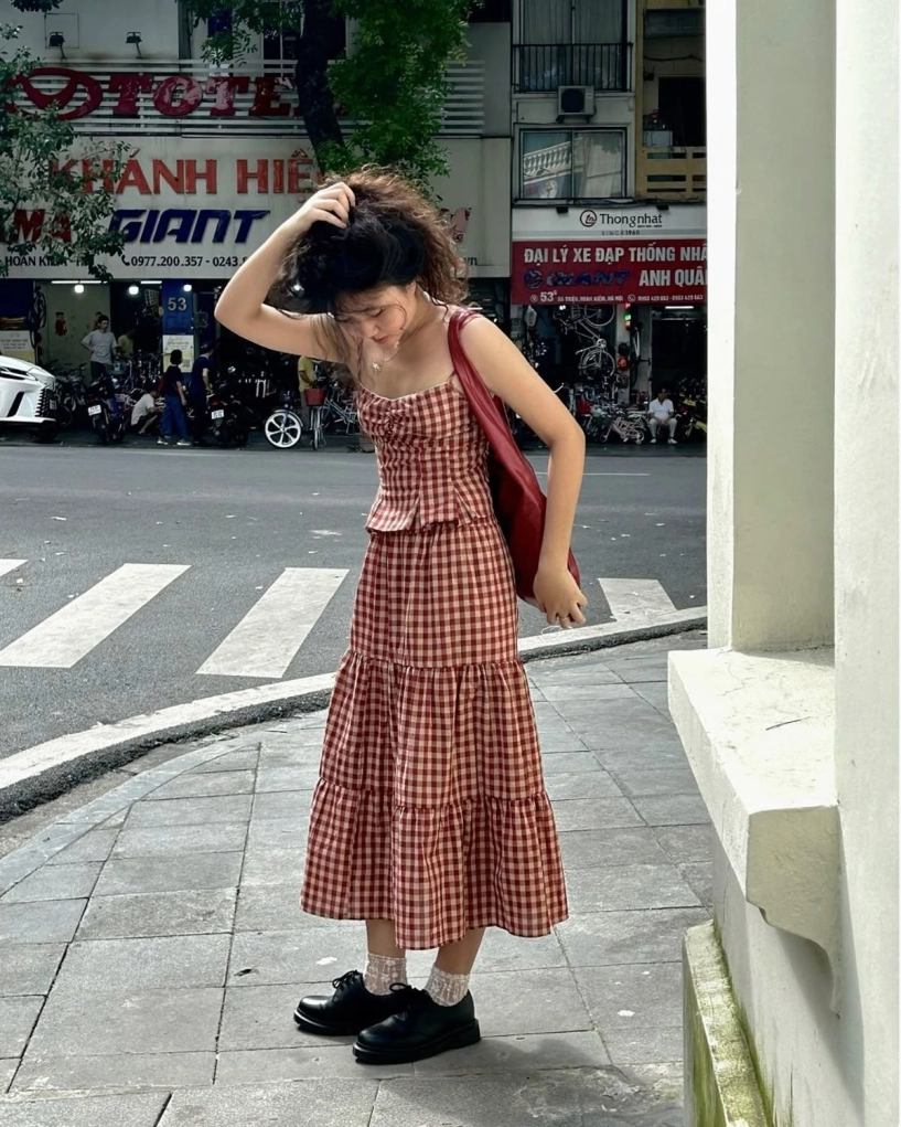 10 kiểu phối đẹp với chân váy midi