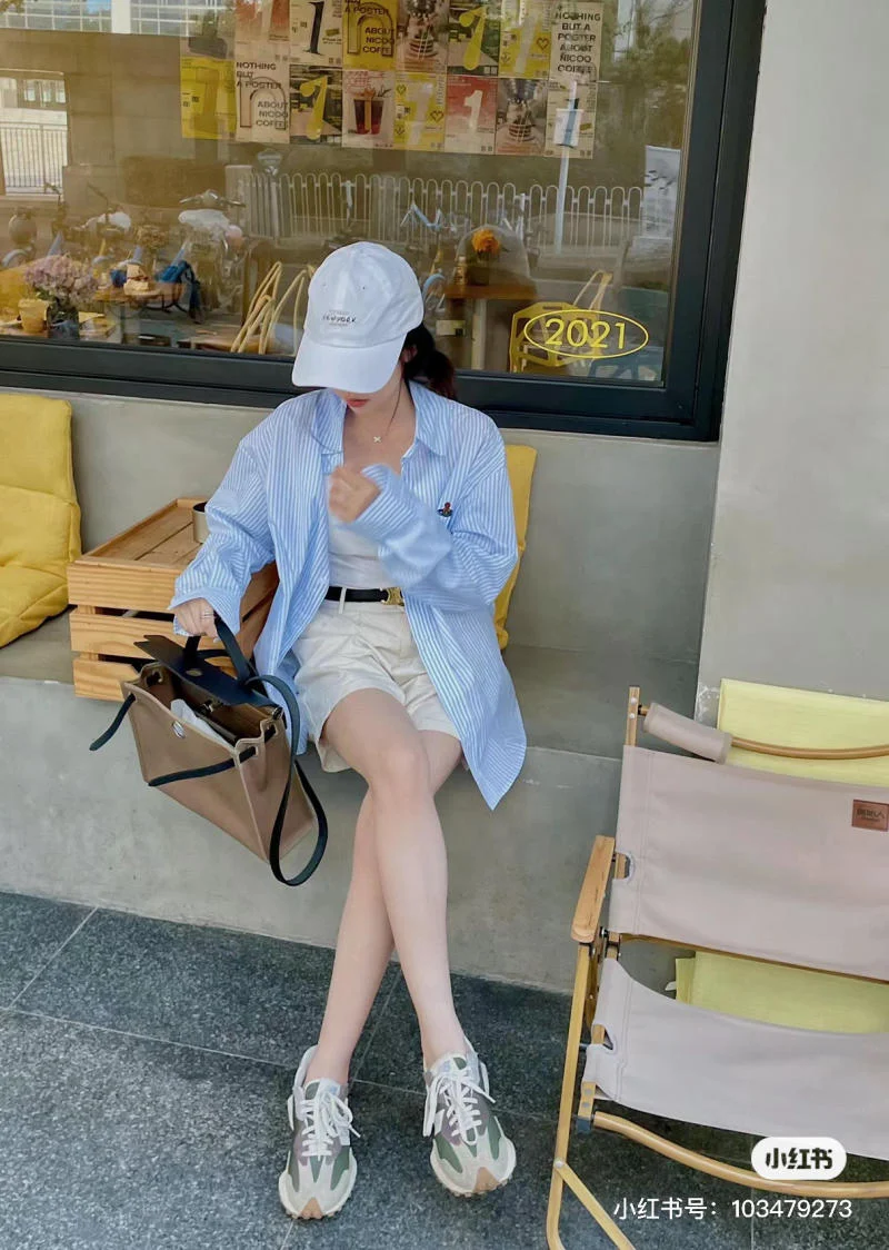 4 chiếc áo sơ mi mà tôi đang phát cuồng chị em nên sở hữu một chiếc để trông thon gọn hơn và che đi mỡ thừa