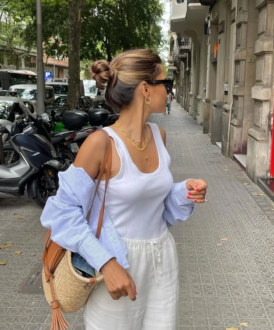 8 cách phối sơ mi đi biển chuẩn fashionista mặc xong nhan sắc thăng hạng cứ chụp ảnh là xinh hết nấc