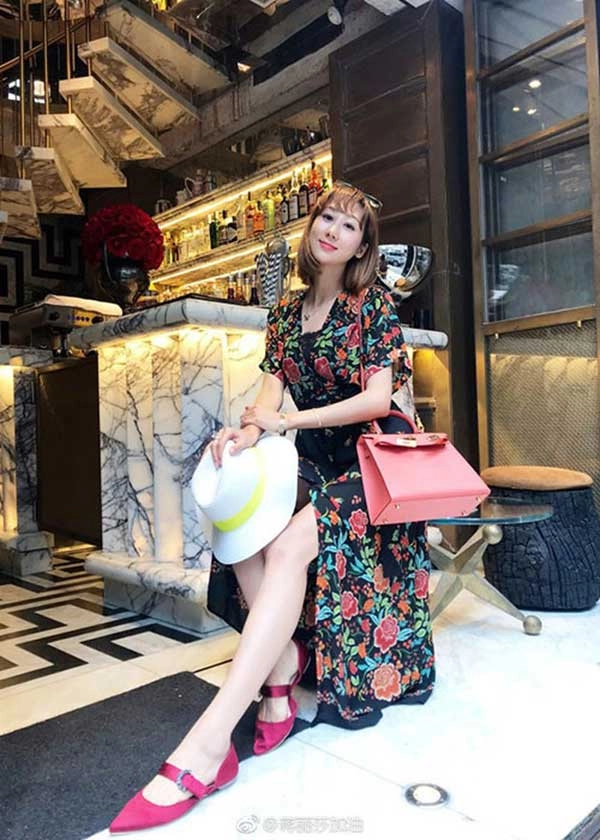 Á hậu hao mòn nhan sắc để sinh 4 con cho tài tử thiên long bát bộ