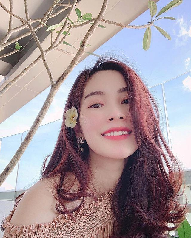 Ai bảo để tóc mái bằng là trẻ ngay cả hà tăng mỹ tâm còn bị dìm hàng thê thảm