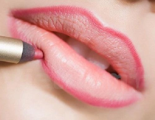 Ăn cả thế giới vẫn giữ được thần thái sang chảnh nhờ mẹo tô son chuẩn không cần chỉnh