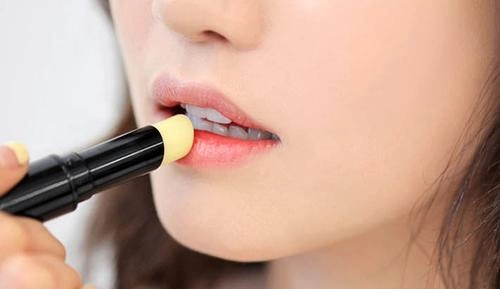 Ăn cả thế giới vẫn giữ được thần thái sang chảnh nhờ mẹo tô son chuẩn không cần chỉnh