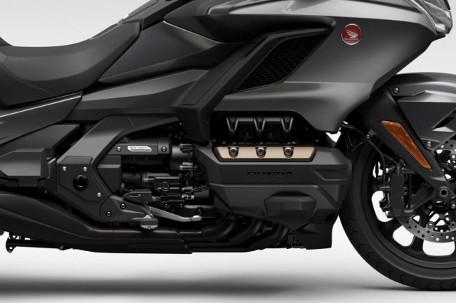 Anh em biết tin gì chưa honda gold wing tour 2024 ra mắt màu mới mang tên heavy gray metallic you