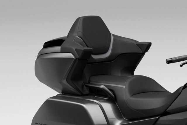 Anh em biết tin gì chưa honda gold wing tour 2024 ra mắt màu mới mang tên heavy gray metallic you