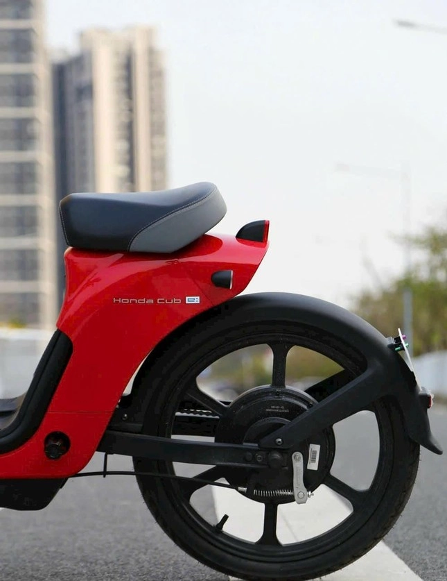 Anh em đã biết honda cub có cả phiên bản mới không cần đổ xăng - thay nhớt chưa