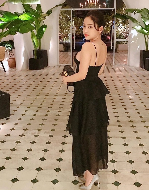Ảnh thật núc ních mỡ hotgirl việt bị tố lừa dân mạng chứ không hề bốc lửa như hình