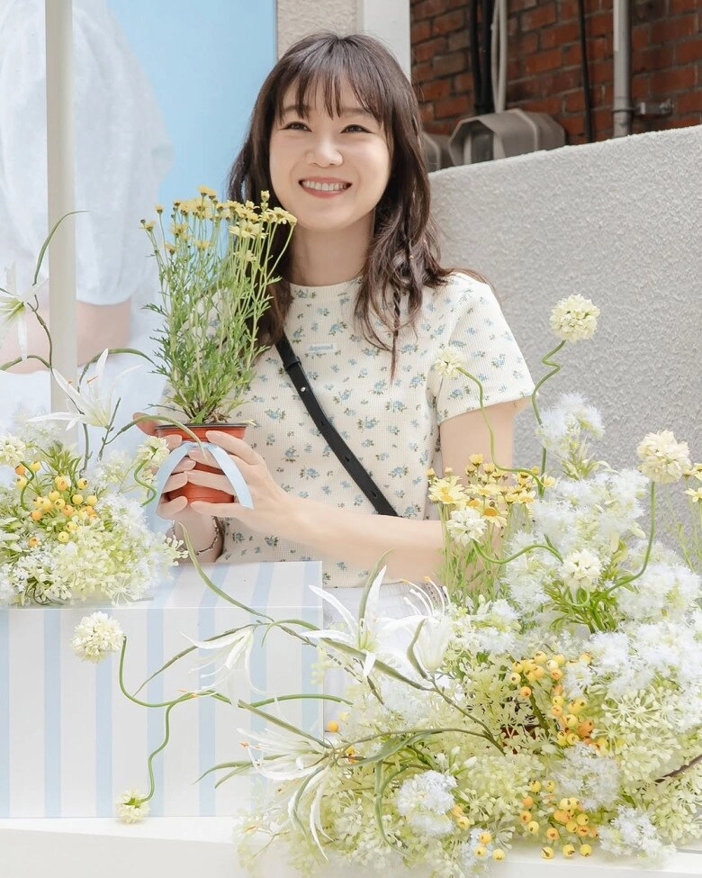 Bạn thân son ye jin u50 vẫn làm mẫu ảnh thời trang giới trẻ phong cách ngoài đời đáng để chị em u40 học hỏi