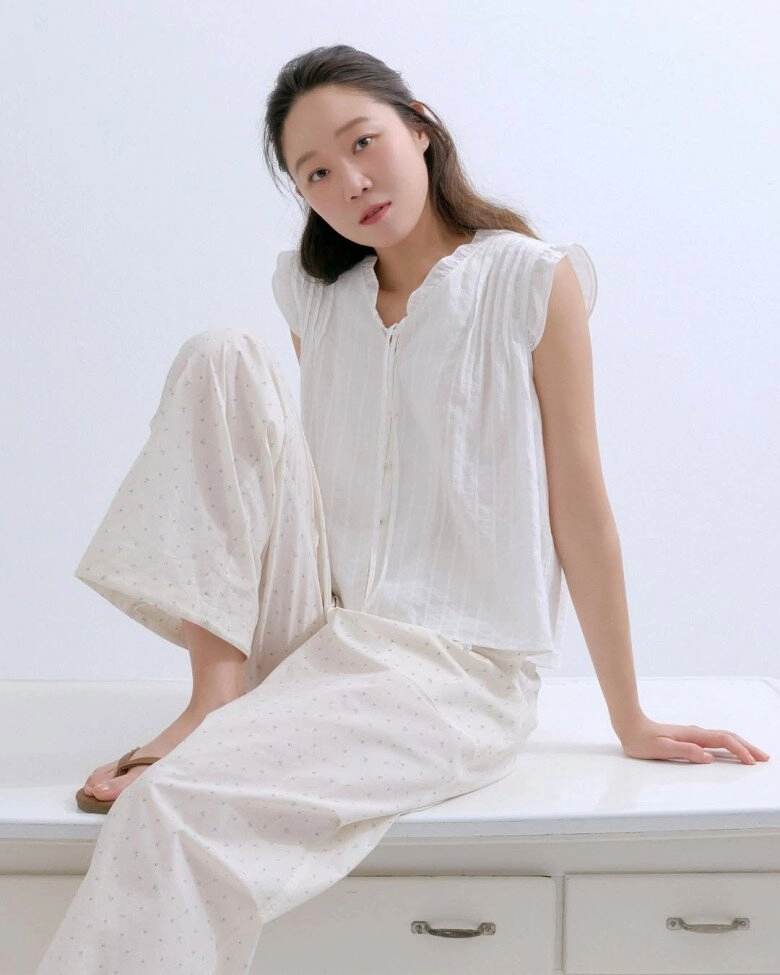 Bạn thân son ye jin u50 vẫn làm mẫu ảnh thời trang giới trẻ phong cách ngoài đời đáng để chị em u40 học hỏi