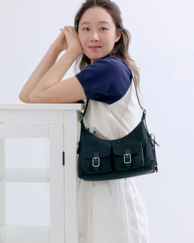 Bạn thân son ye jin u50 vẫn làm mẫu ảnh thời trang giới trẻ phong cách ngoài đời đáng để chị em u40 học hỏi