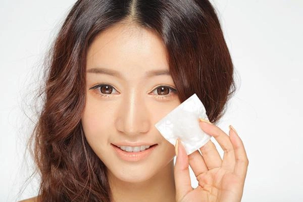 Bảo vệ da ngày hè khỏi ánh nắng mặt trời với 4 lưu ý không thể thiếu sau
