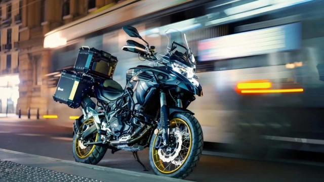 Benelli trk 552x mới gây ấn tượng hơn với thiết kế mới và công nghệ cải tiến