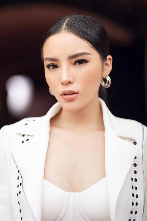 Bị fan hỏi chuyện lười cạo lông mày kỳ duyên đáp trả đầy bất ngờ