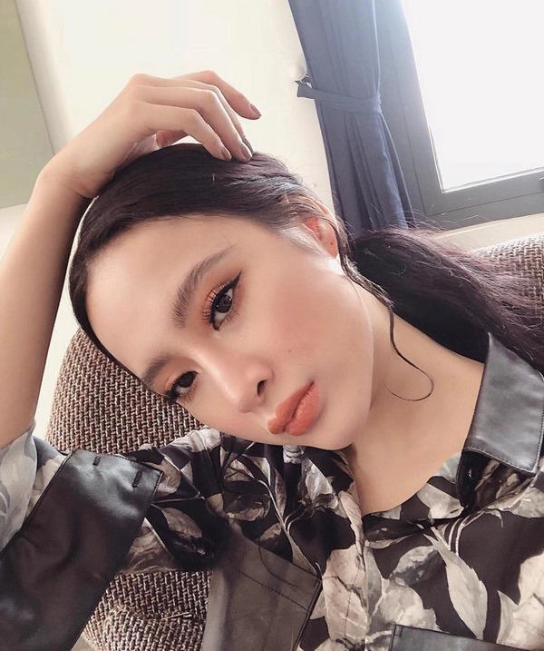 Bị fan hỏi chuyện lười cạo lông mày kỳ duyên đáp trả đầy bất ngờ