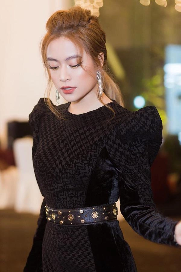 Bị fan hỏi chuyện lười cạo lông mày kỳ duyên đáp trả đầy bất ngờ