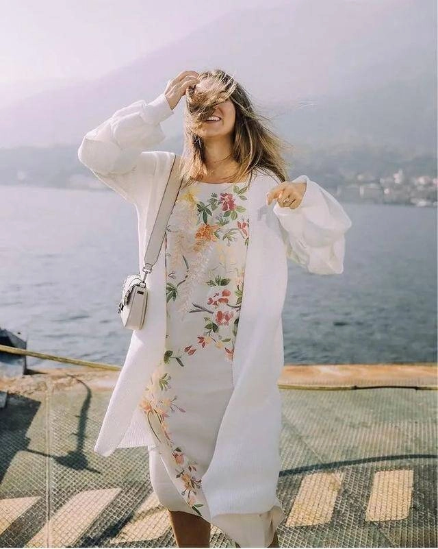 Bí quyết măc đồ hè thần sầu để 60kg trông như 45kg của 2 nữ blogger chỉ diện đồ cơ bản mà đẹp hết nấc