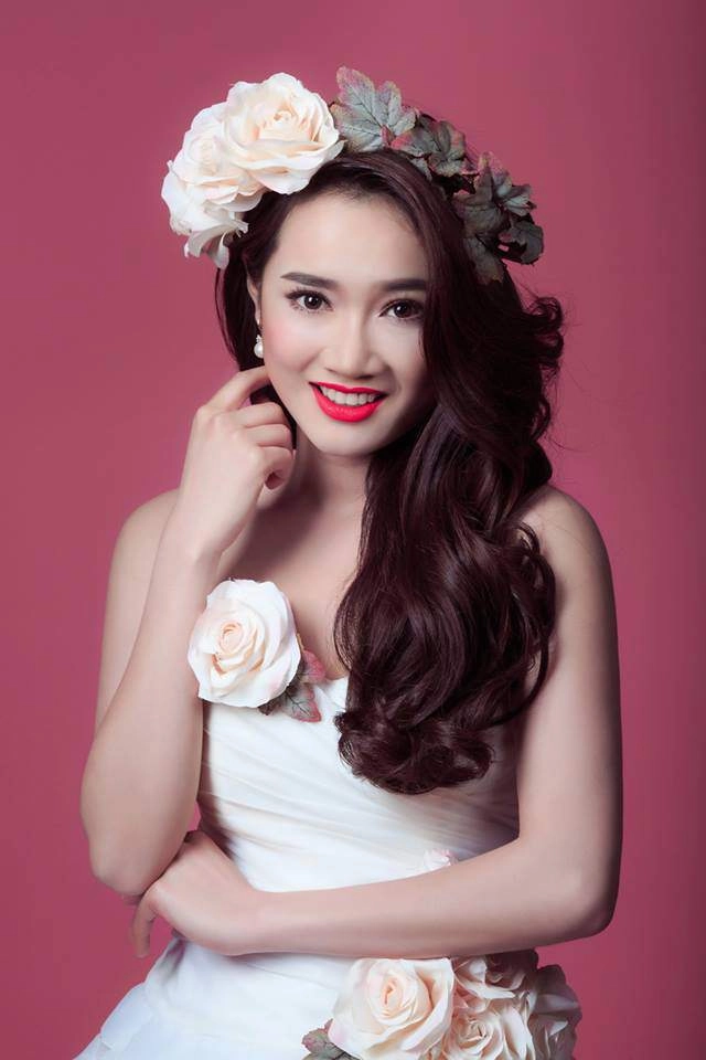 Bình thường diêm dúa bao nhiêu ngày cưới nhã phương lại cực thông minh với phong cách này