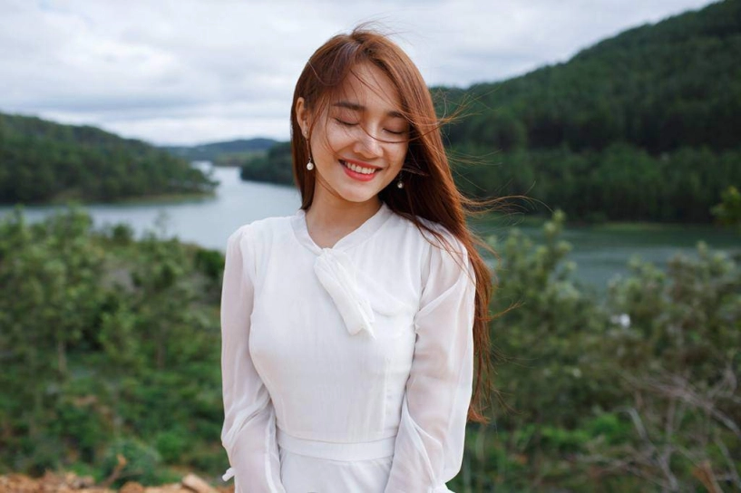 Bình thường diêm dúa bao nhiêu ngày cưới nhã phương lại cực thông minh với phong cách này