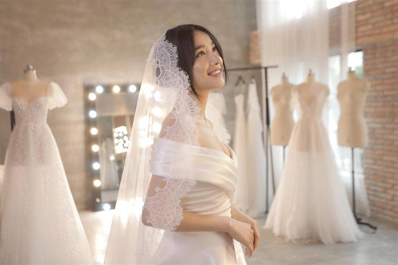 Bình thường diêm dúa bao nhiêu ngày cưới nhã phương lại cực thông minh với phong cách này