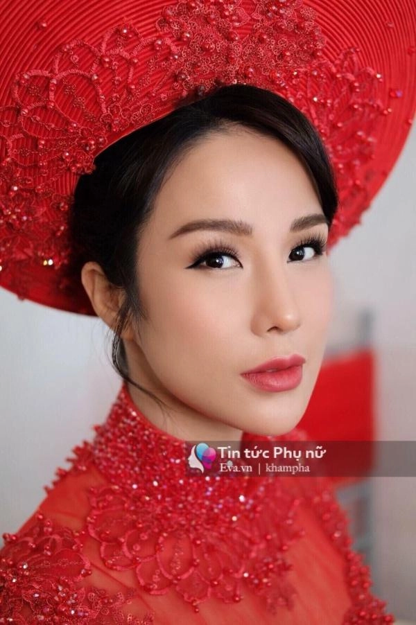 Bình thường mắt khói môi trầm đến đám cưới diệp lâm anh lại hiền như cô tấm