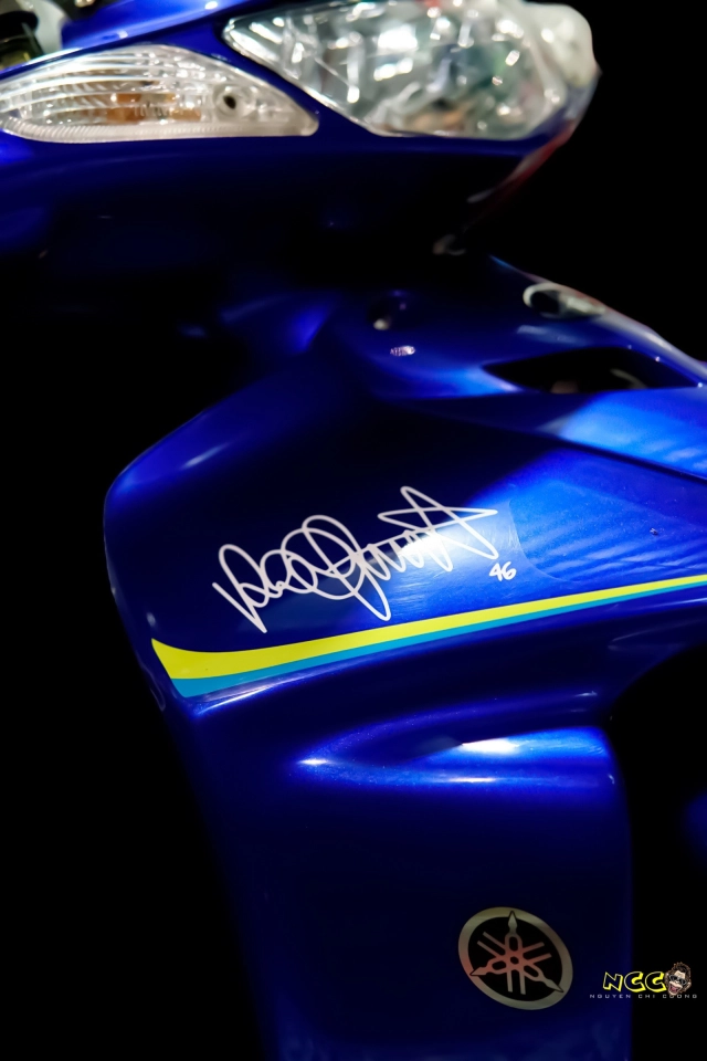 bom tấn yaz 125 sở hữu bộ áo valentino rossi 19 năm tuổi kịch độc