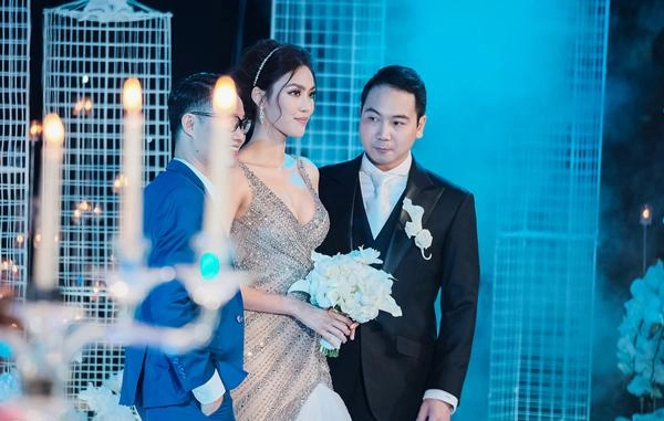 Các cô dâu mùa cưới đều chọn tone make up này tối nay lan khuê cũng không ngoại lệ