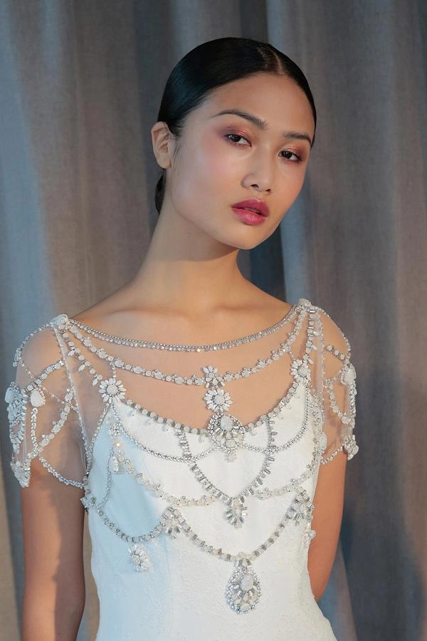 Các cô dâu mùa cưới đều chọn tone make up này tối nay lan khuê cũng không ngoại lệ