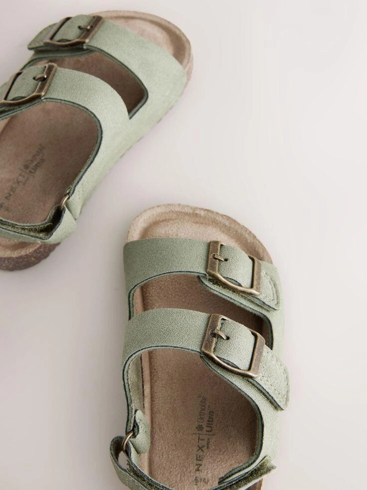Cách chọn giày sandals chuẩn dáng chân vừa đẹp vừa thon đi hoài không mỏi