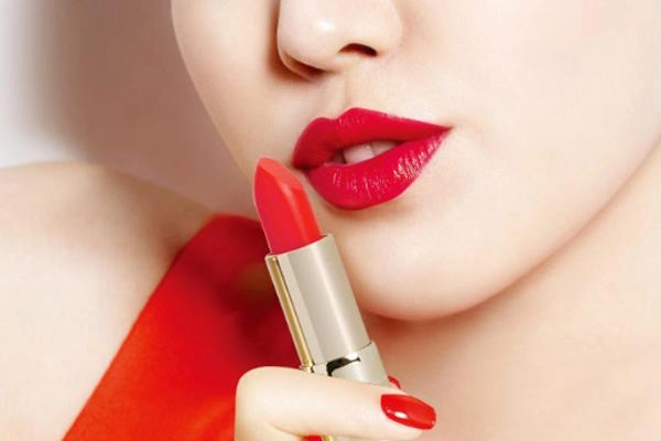 Cách thoa son bền màu ngàn năm không trôi chị em cập nhật ngay bí kíp