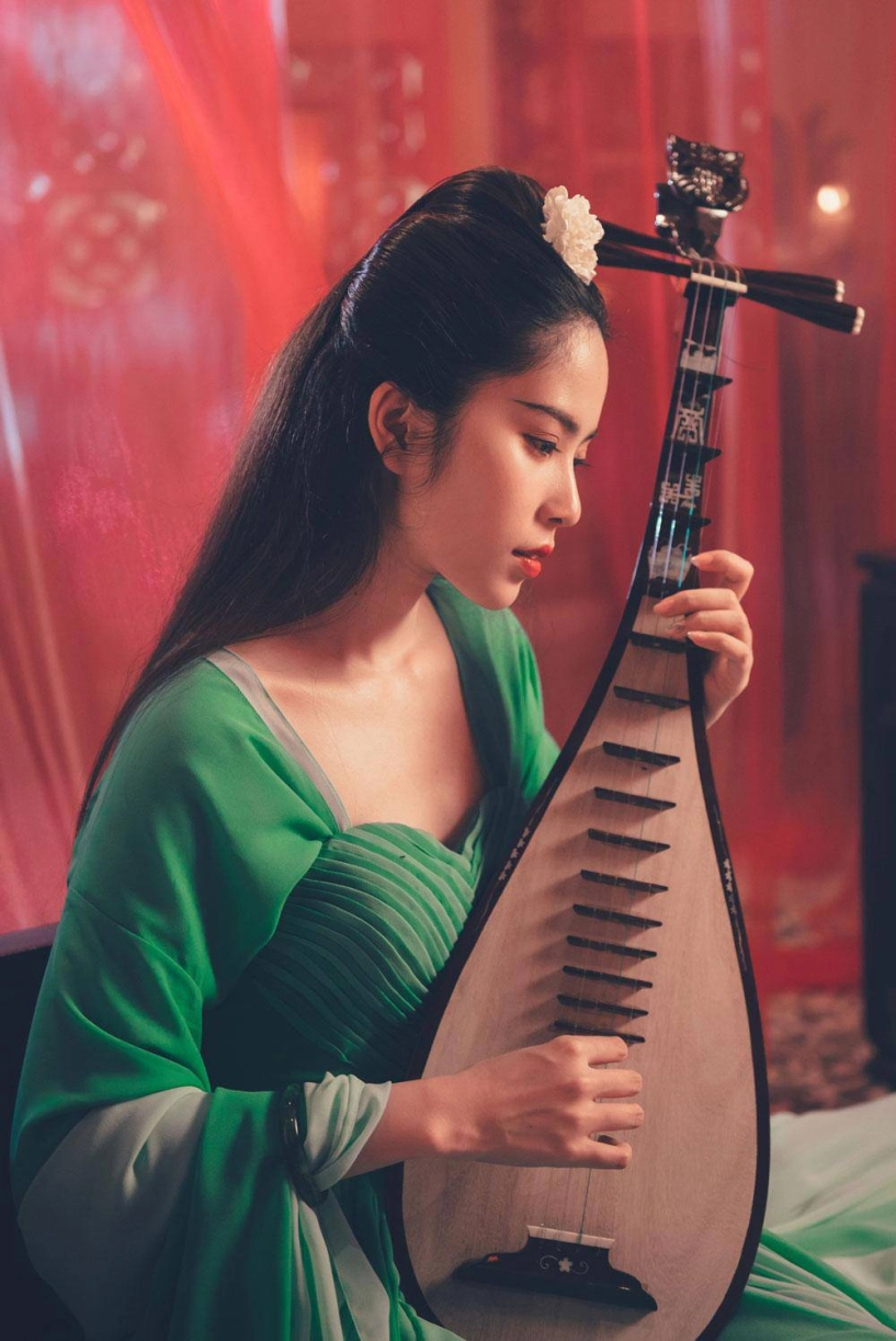 cải trang thành võ tắc thiên không thành nam em mộc mạc lại được khen hết lời
