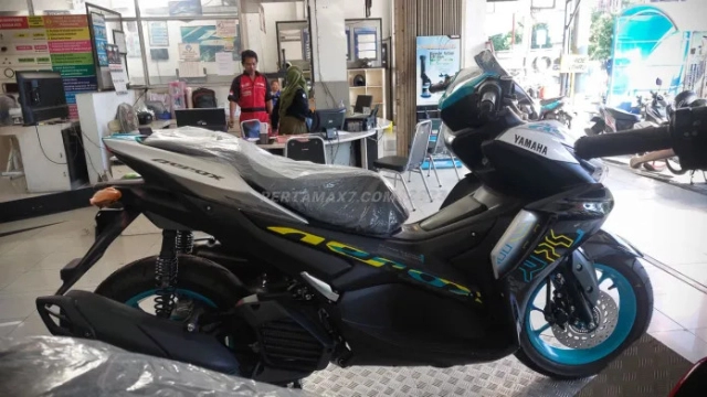 Cận cảnh aerox 2024 có giá bán rẻ hơn nvx việt nam chỉ từ 43 triệu đồng