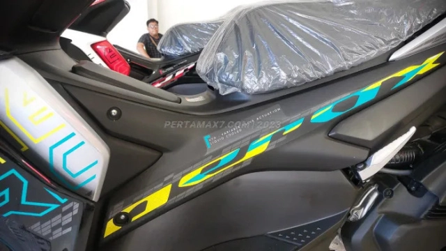 Cận cảnh aerox 2024 có giá bán rẻ hơn nvx việt nam chỉ từ 43 triệu đồng