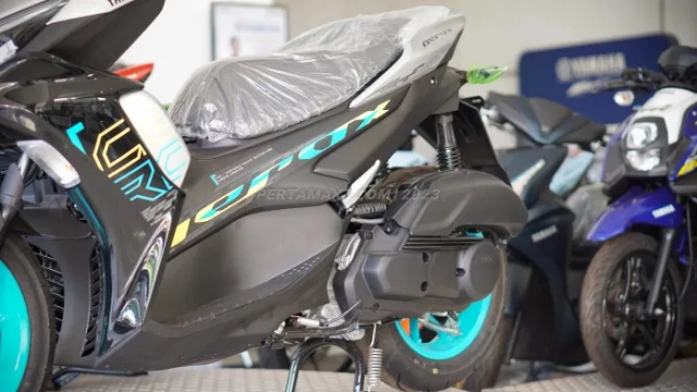 Cận cảnh aerox 2024 có giá bán rẻ hơn nvx việt nam chỉ từ 43 triệu đồng