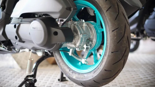 Cận cảnh aerox 2024 có giá bán rẻ hơn nvx việt nam chỉ từ 43 triệu đồng