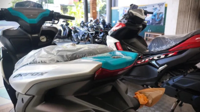Cận cảnh aerox 2024 có giá bán rẻ hơn nvx việt nam chỉ từ 43 triệu đồng