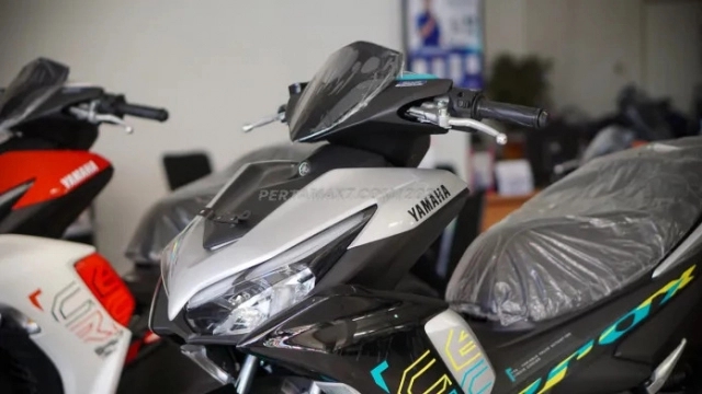 Cận cảnh aerox 2024 có giá bán rẻ hơn nvx việt nam chỉ từ 43 triệu đồng