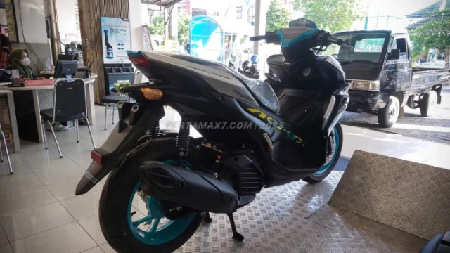 Cận cảnh aerox 2024 có giá bán rẻ hơn nvx việt nam chỉ từ 43 triệu đồng